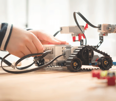 Imageye     imgi 11 kids robot edited mv02LRbWPgiv4kzP